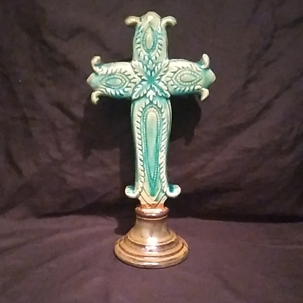 Decorative Southwest Style Turquoise/Green Cross with Golden Brown Base (B5)